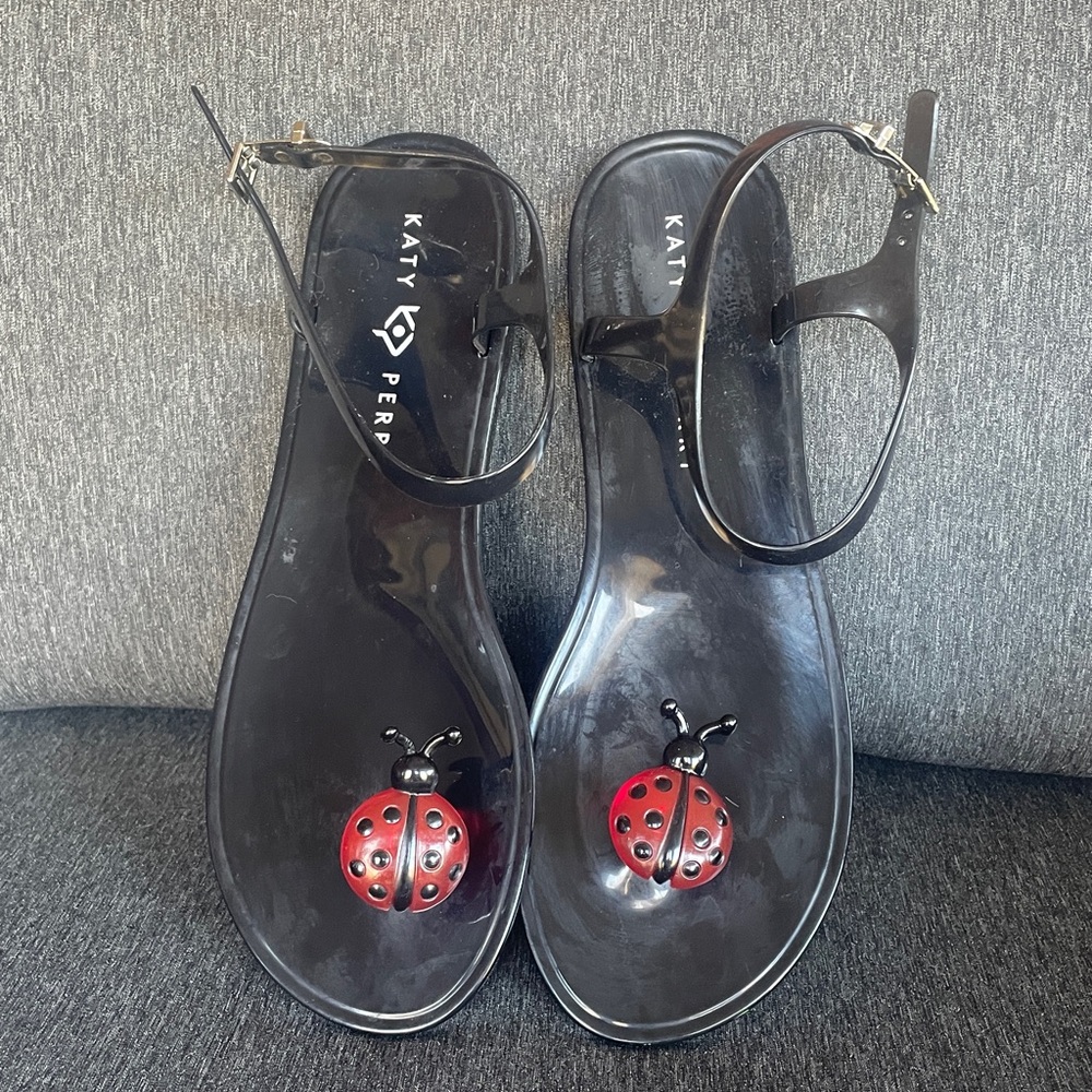 Katy Perry Ladybird black jelly sandals 11 beach vacation - Picture 2 of 5